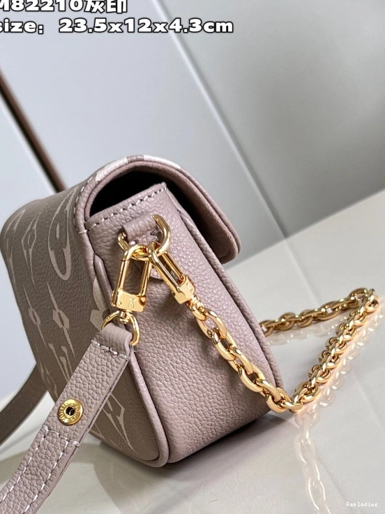 Cheap Ivy Wallet LOUIS on VUITTON Chain 0825